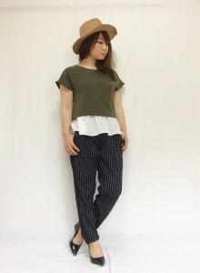 ストライプテーパードパンツコーデ