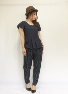 ストライプテーパードパンツ