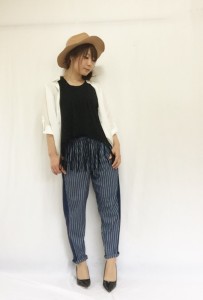 ストライプテーパードパンツ