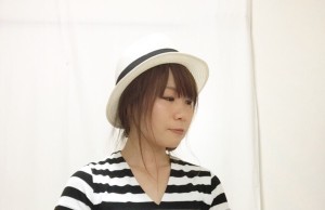 着やせ　Tシャツ